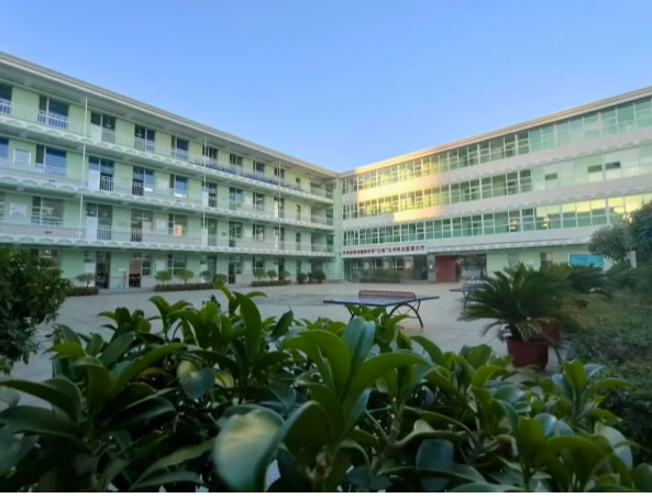 呼和浩特市回民中学简介